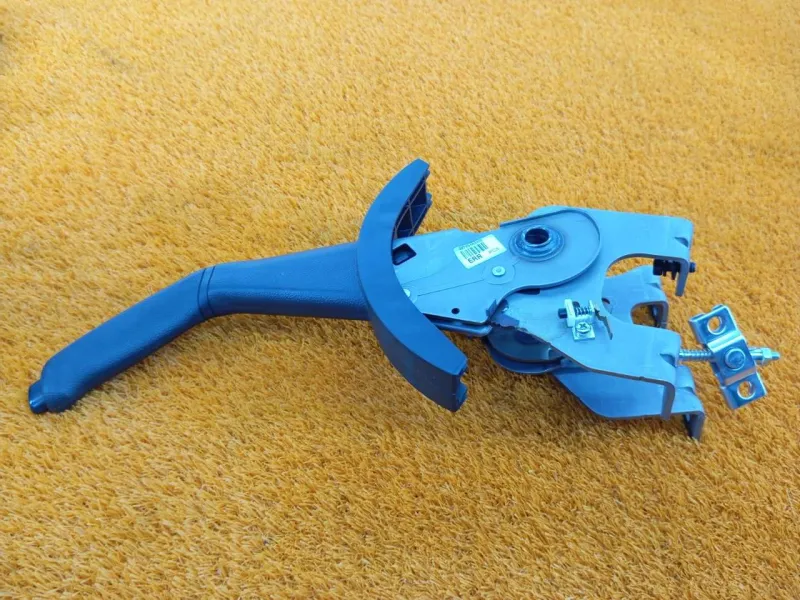 Рычаг стояночного тормоза