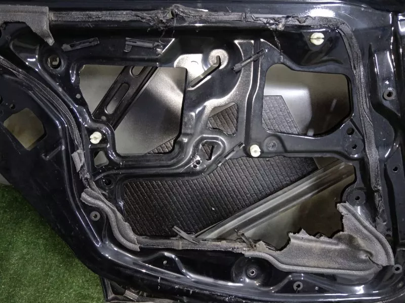 Дверь BMW 3-Series 2007 41007203647 E90, задняя левая