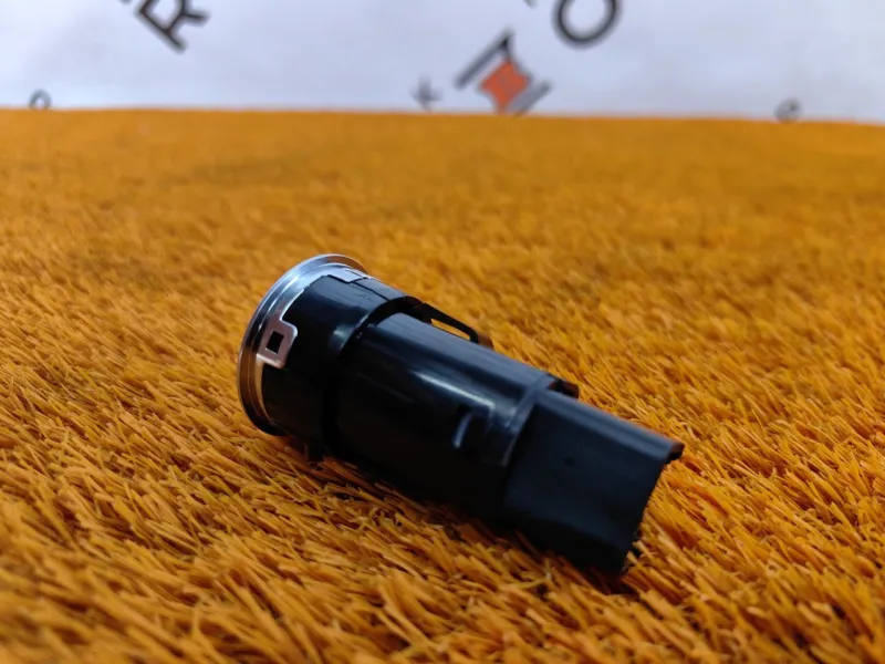 Кнопка запуска двигателя