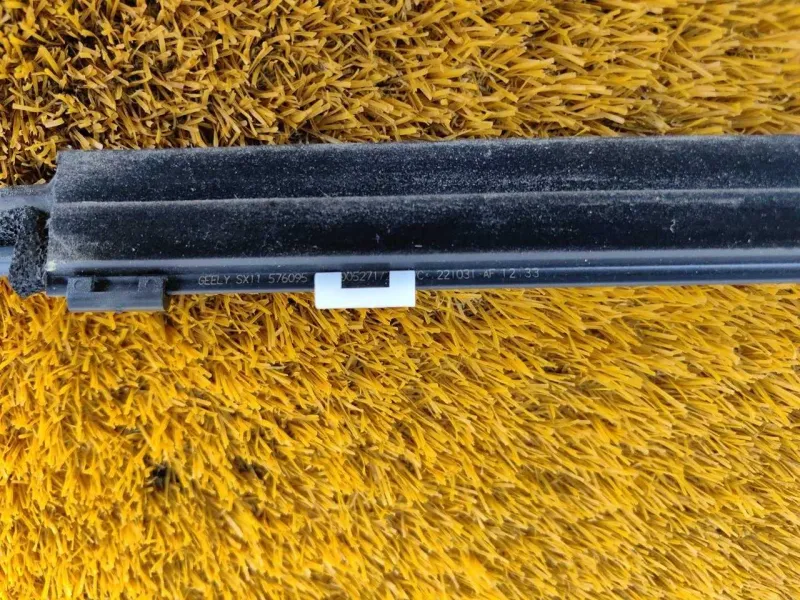 Уплотнитель стекла двери