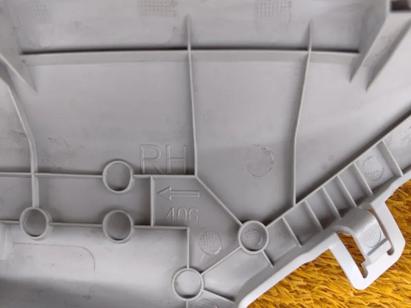 Накладка на стойку кузова