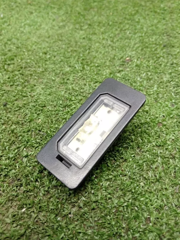 Плафон подсветки багажника