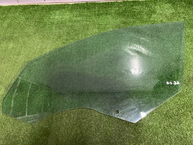 Стекло двери BMW 5-Series 2010 51337182109 F10, переднее левое