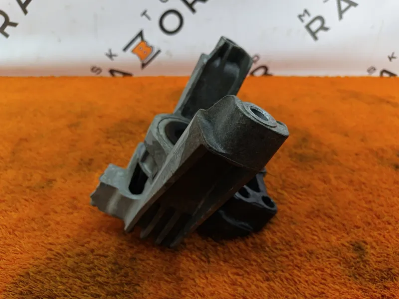 Опора двигателя