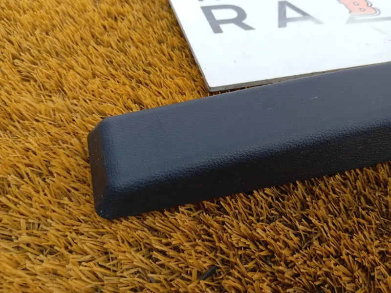 Накладка крышки багажника