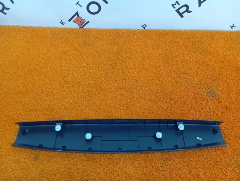 Обшивка багажника