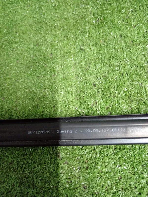 Уплотнитель стекла двери