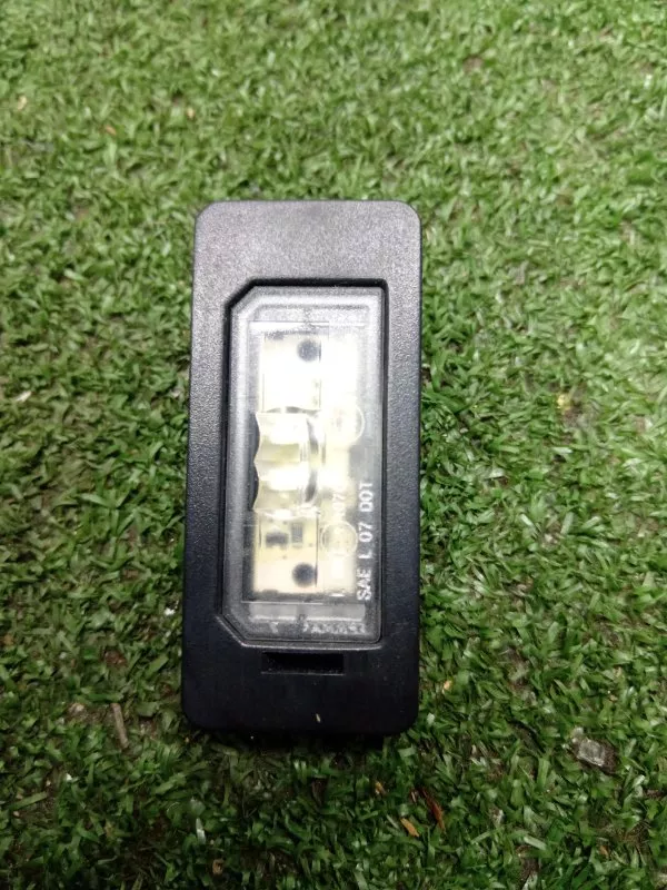 Плафон подсветки багажника