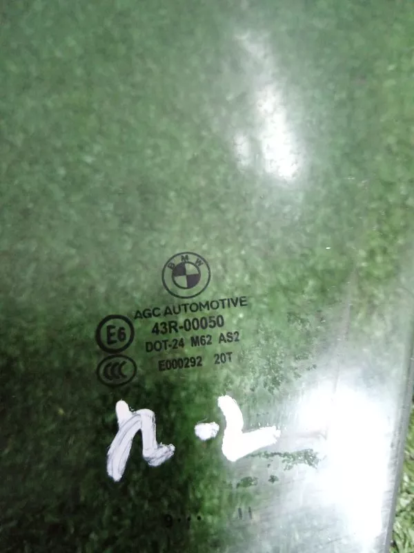 Стекло двери BMW 5-Series 2010 51337182109 F10, переднее левое