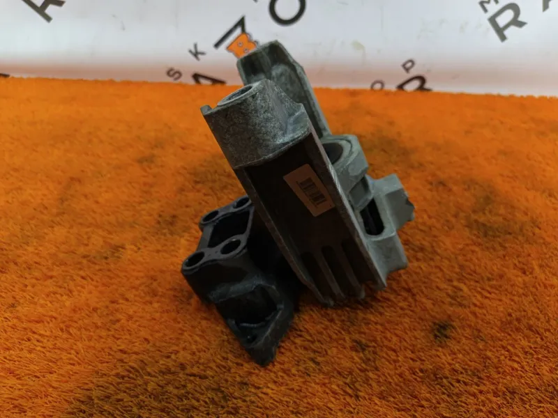 Опора двигателя