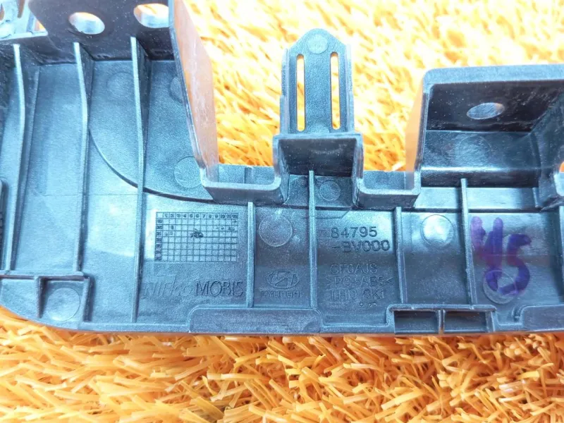 Накладка на торпедо