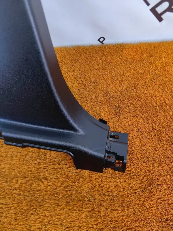 Обшивка центральной стойки