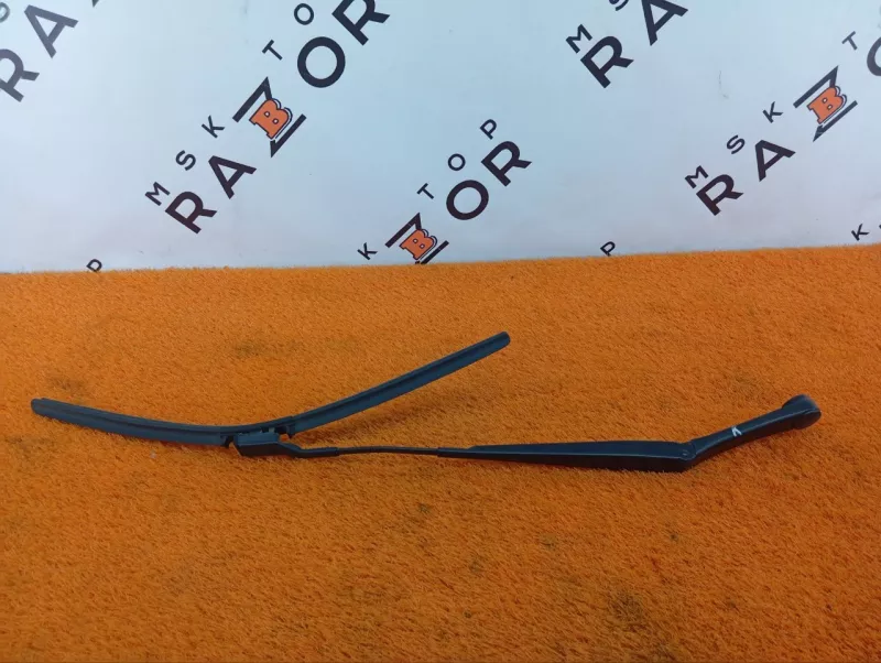 Поводок стеклоочистителя лобового стекла