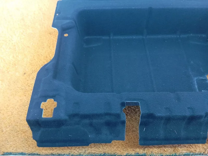 Пол багажника