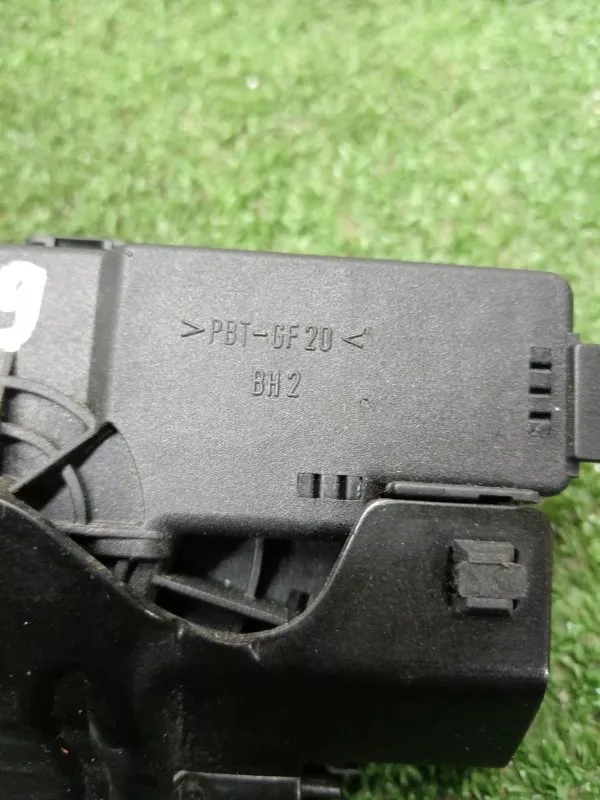 Замок багажника