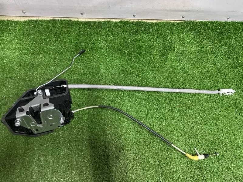 Замок двери BMW 5-Series 2010 51217229457 F10, передний левый