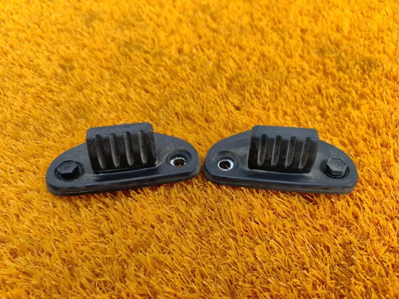 Отбойник крышки багажника