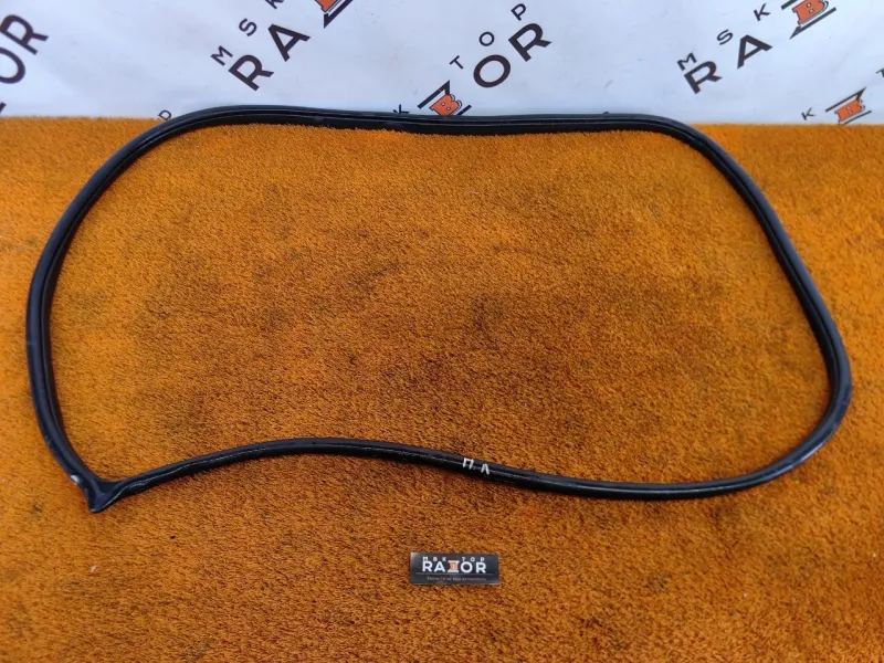 Уплотнитель проема двери