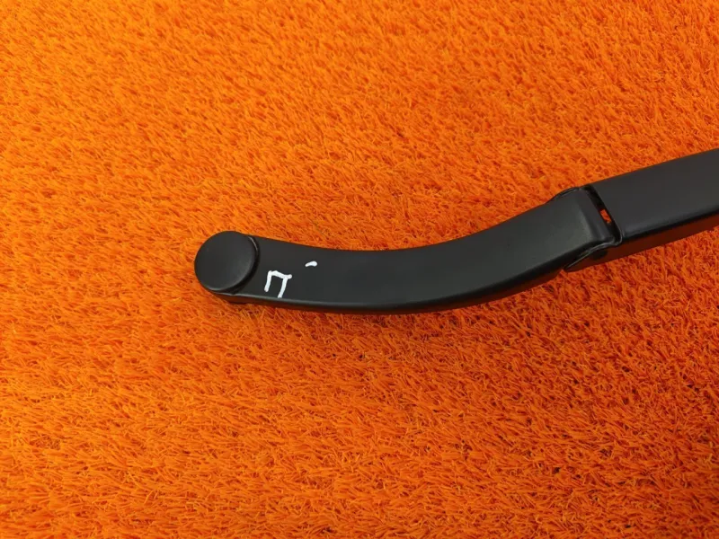 поводок стеклоочистителя