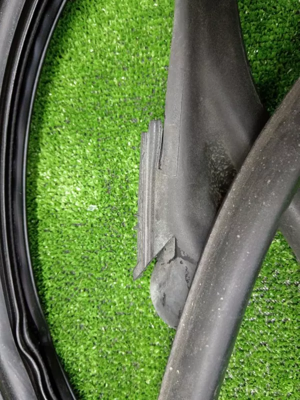 Уплотнитель двери