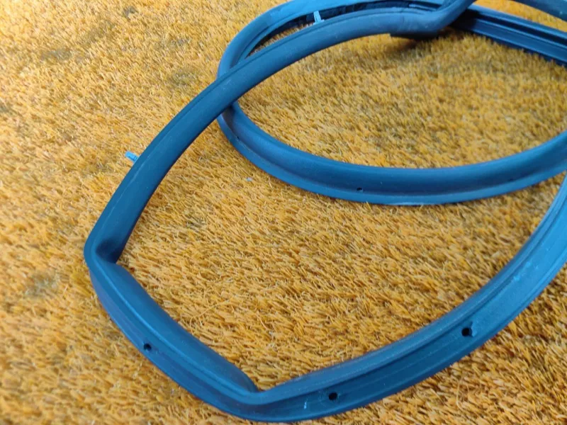 Уплотнитель двери