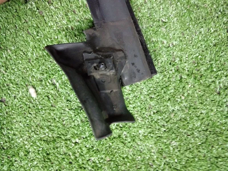 Уплотнитель стекла двери