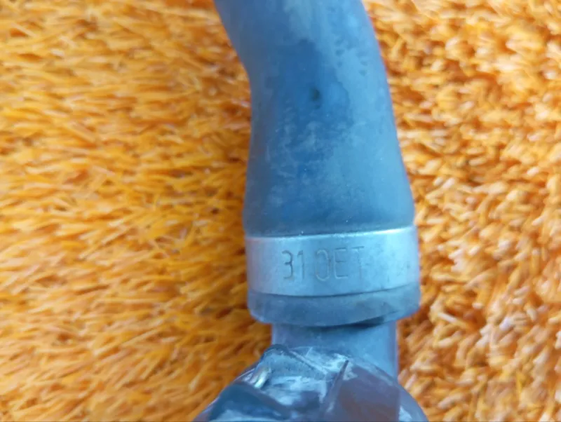 Патрубок системы охлаждения