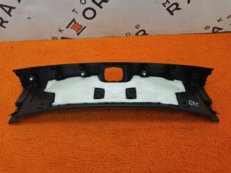 Накладка замка багажника