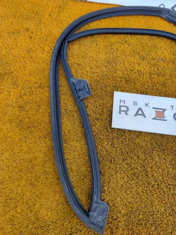 Уплотнитель двери