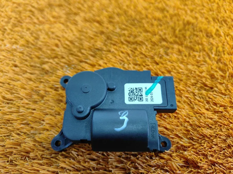 Сервопривод заслонок печки