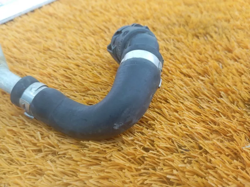 Трубка системы охлаждения