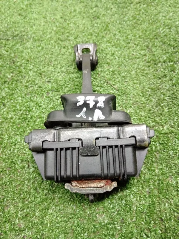 Ограничитель двери