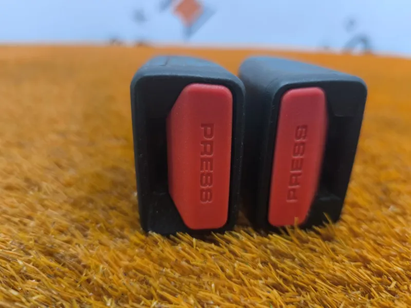 Ответная часть ремня безопасности