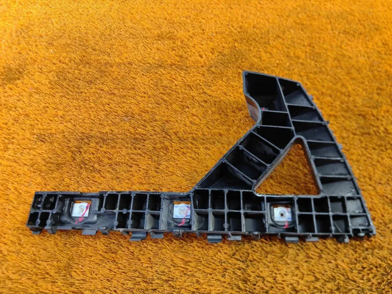 Кронштейн бампера