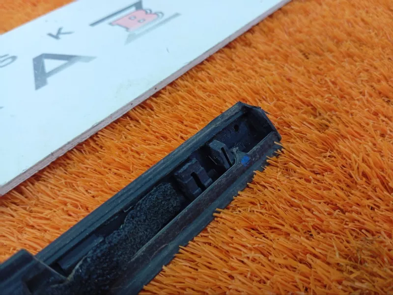 Молдинг стекла