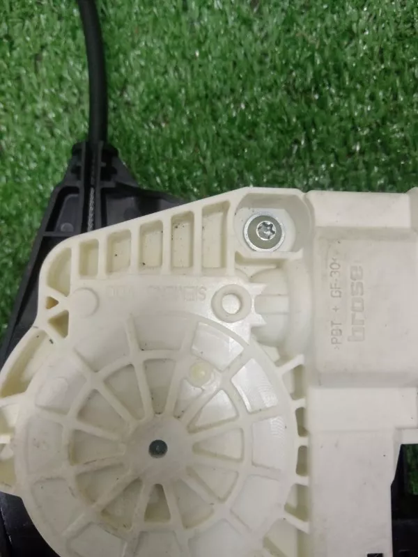 Стеклоподъемник Audi A4 2008 8K0839462A B8, задний правый