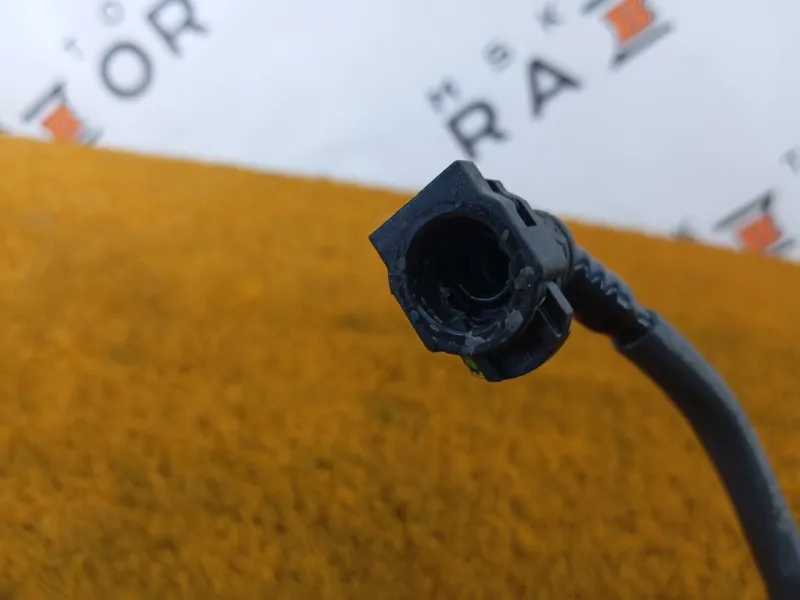 Трубка топливная