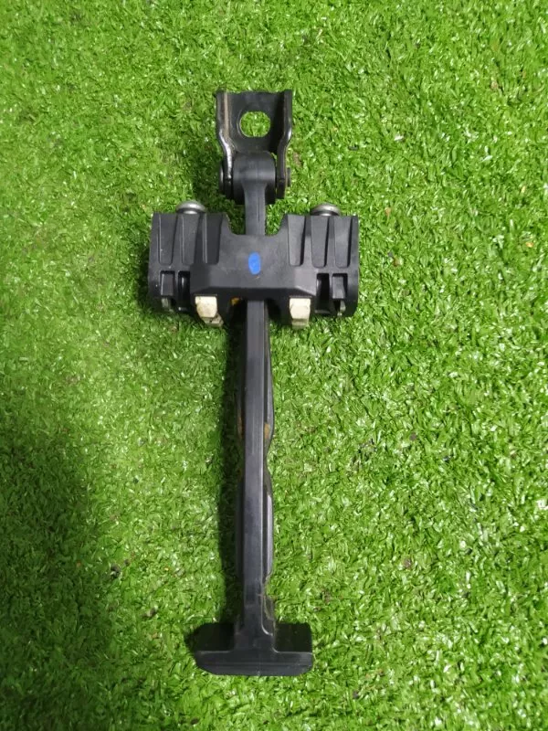 Ограничитель двери