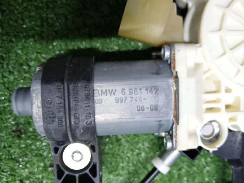 Стеклоподъемник BMW 5-Series 2006 51337184384 E60, передний правый