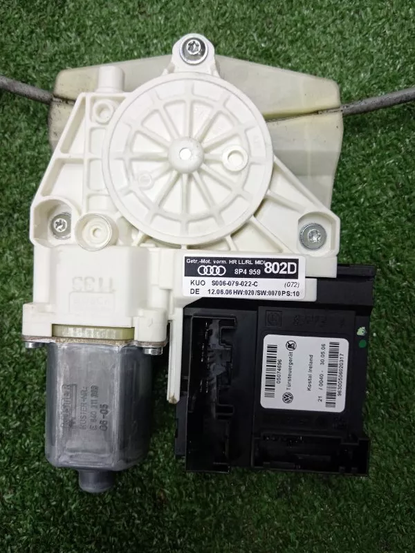 Стеклоподъемник Audi A3 2006 8P4839462B 8P, задний правый