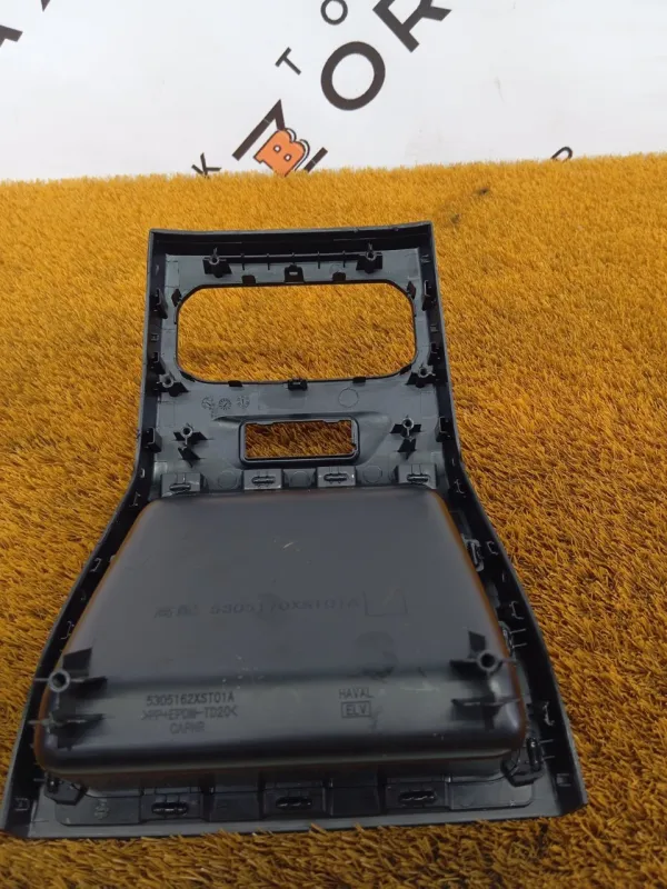 Накладка центральной консоли