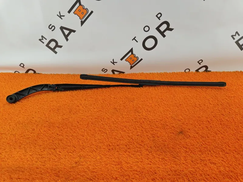 поводок стеклоочистителя