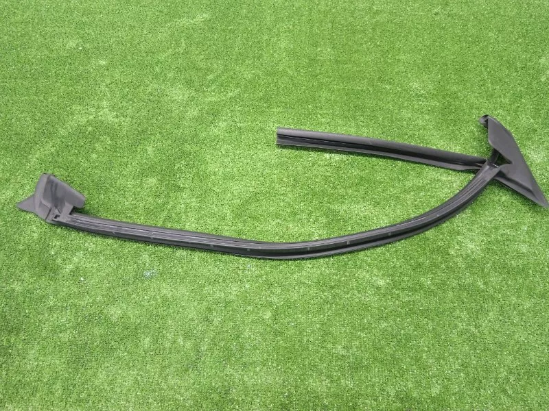 Уплотнитель стекла двери