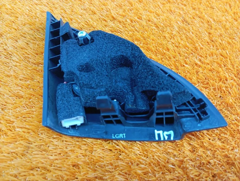 Уголок двери