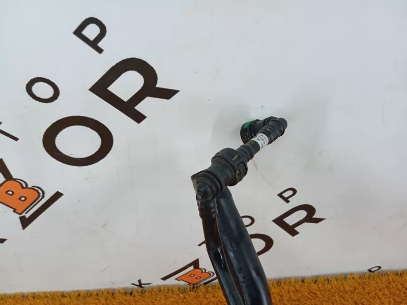 Горловина топливного бака