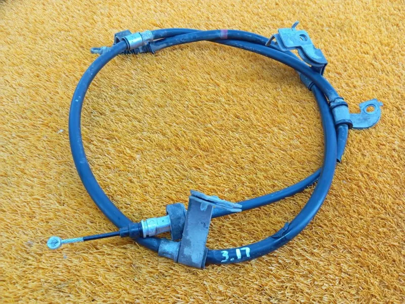 Трос стояночного тормоза