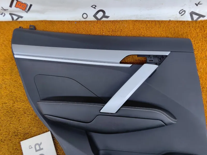 Обшивка двери