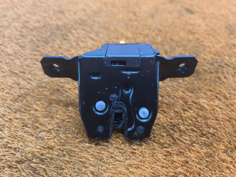 Замок багажника