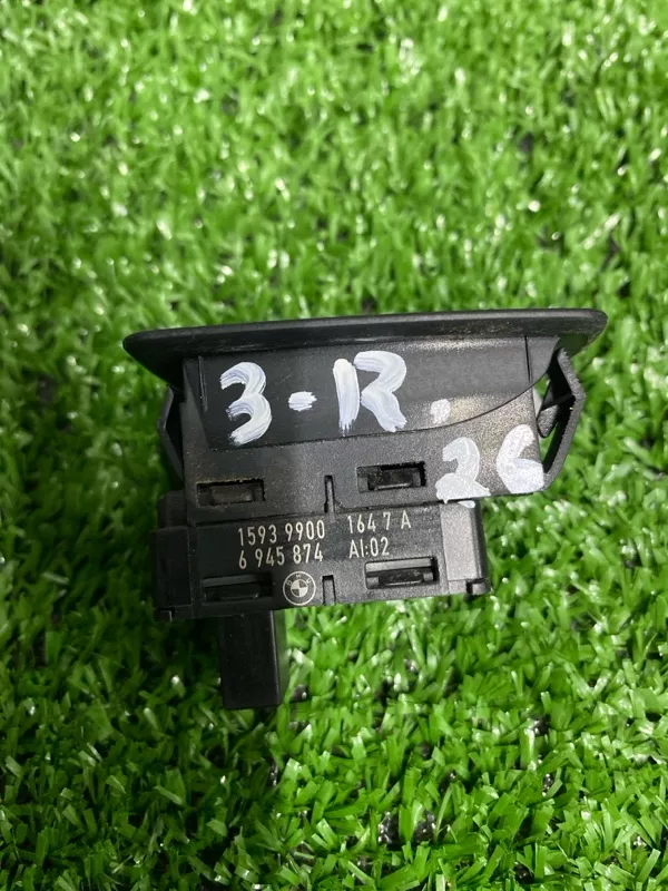 Кнопка стеклоподъемника