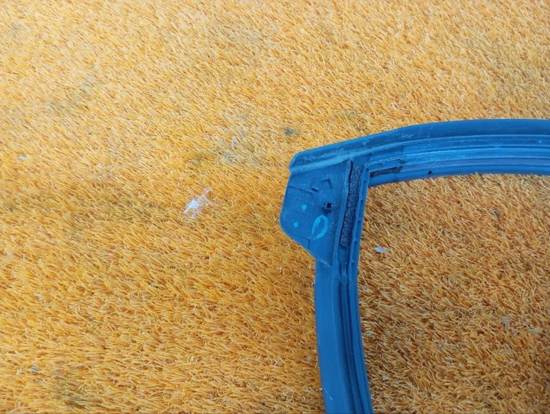 Уплотнитель двери